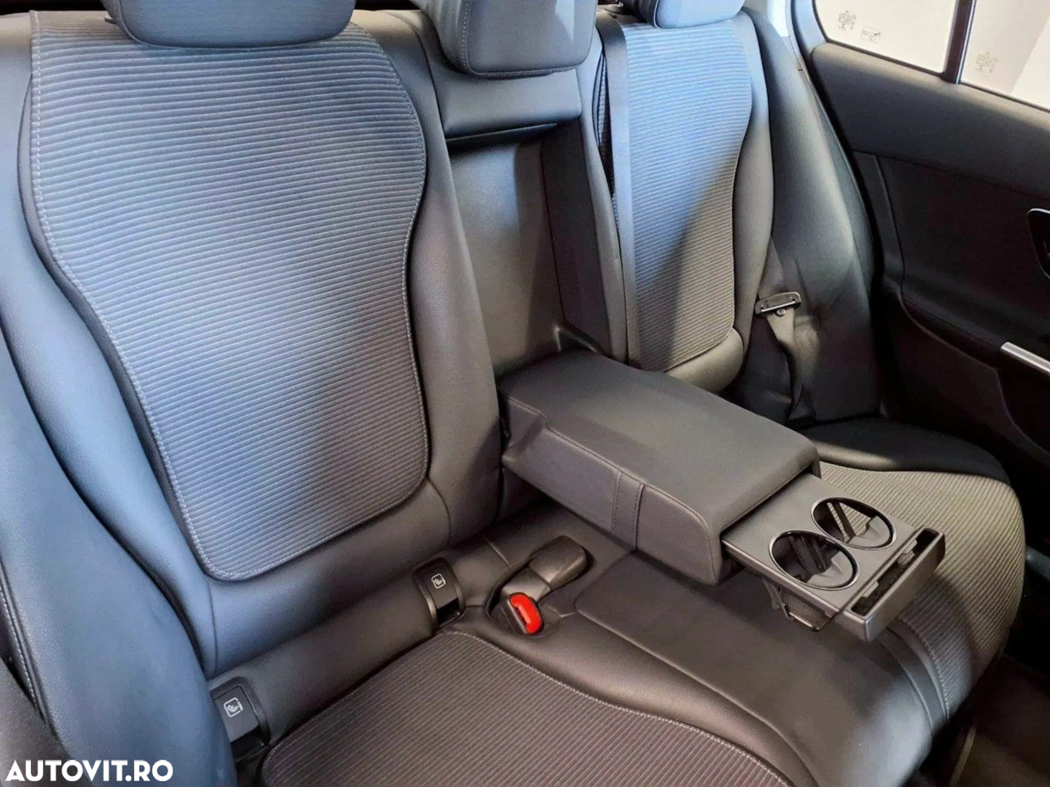 Mercedes-Benz C 300 e 9G-TRONIC - 8