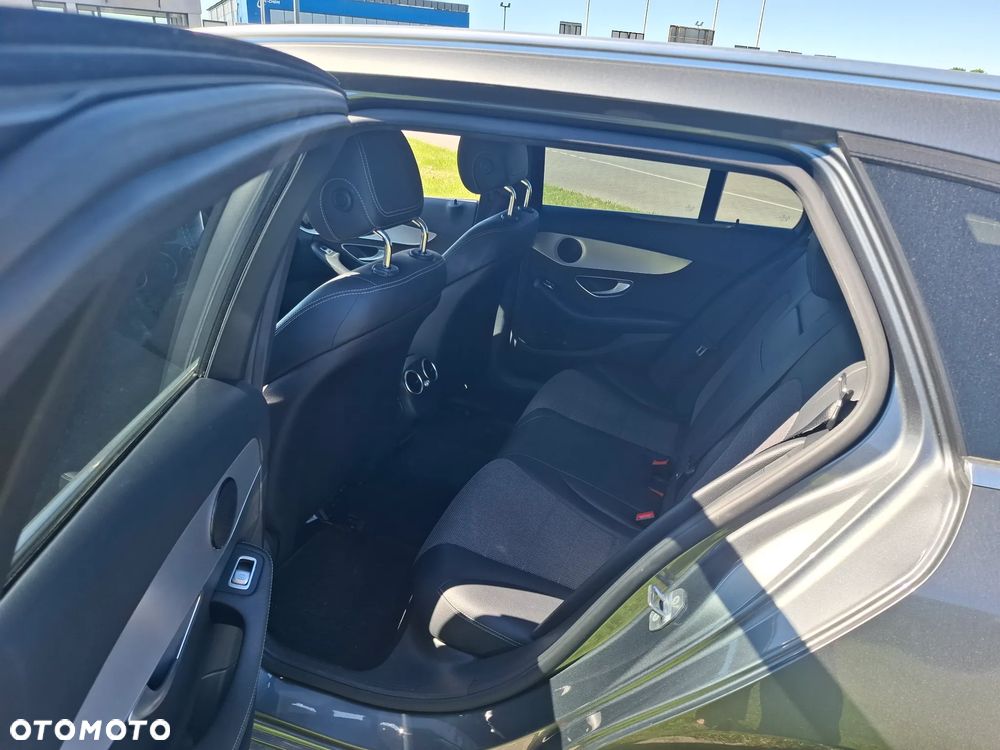 Mercedes-Benz Klasa C 200 4-Matic 9G-TRONIC - 4