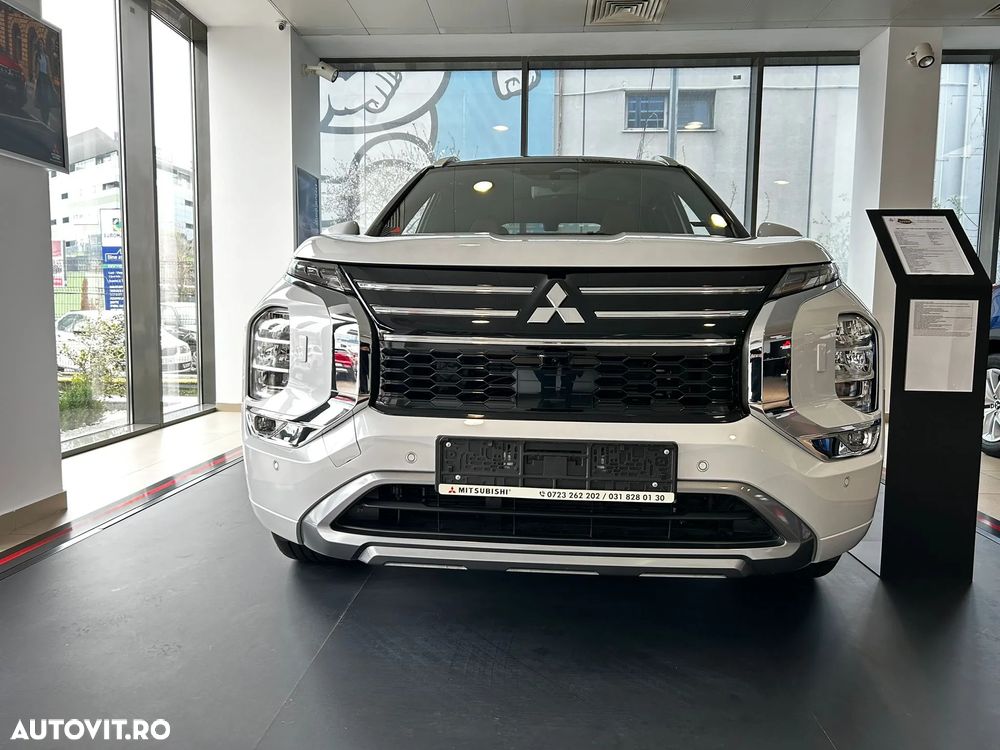 Mitsubishi Outlander 2.4 L 4X4 PHEV Instyle Ultimate - 1