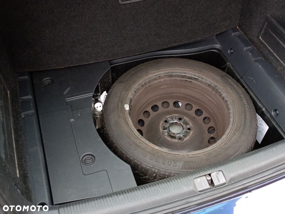 Volkswagen Passat 1.6 TDI Trendline - 24