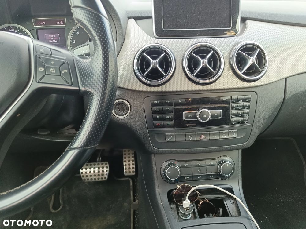 Mercedes-Benz Klasa B 220 4Matic 7G-DCT - 11