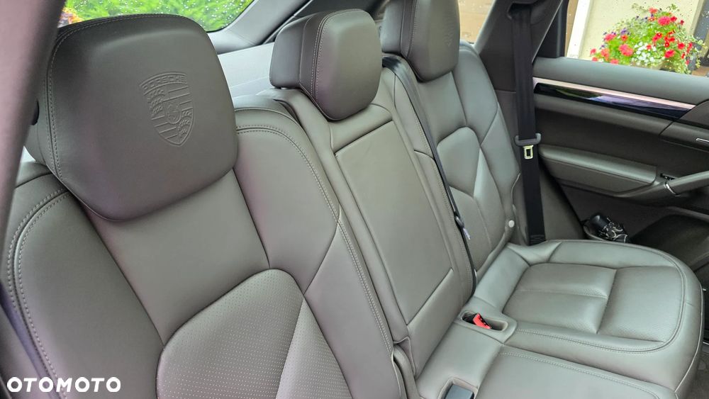 Porsche Cayenne Diesel Platinum Edition - 24
