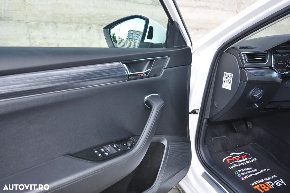 Skoda Superb 2.0 TDI DSG Ambition - 17