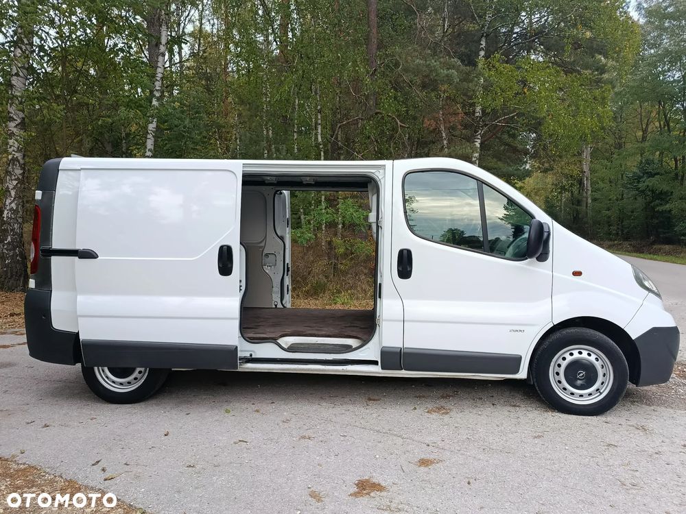 Opel Vivaro - 1