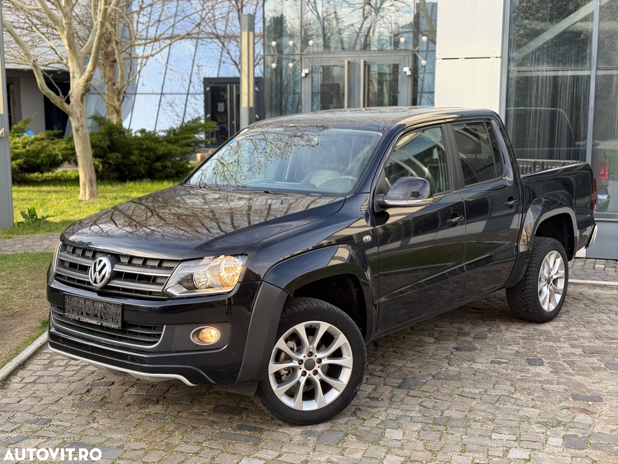 Volkswagen Amarok - 1