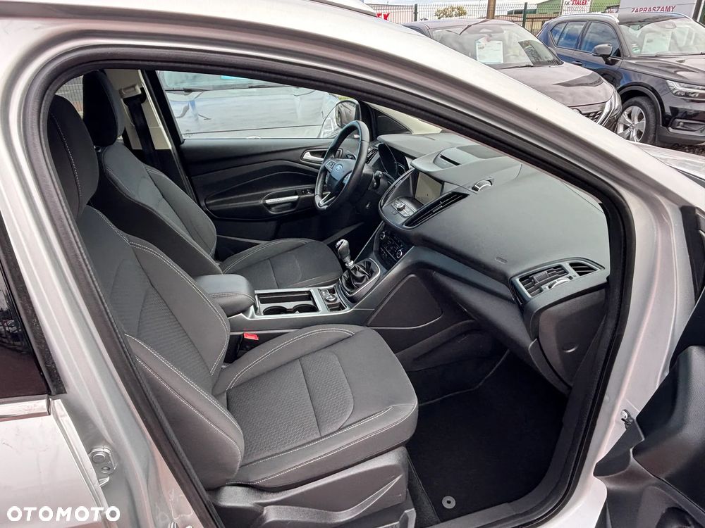 Ford Kuga - 10
