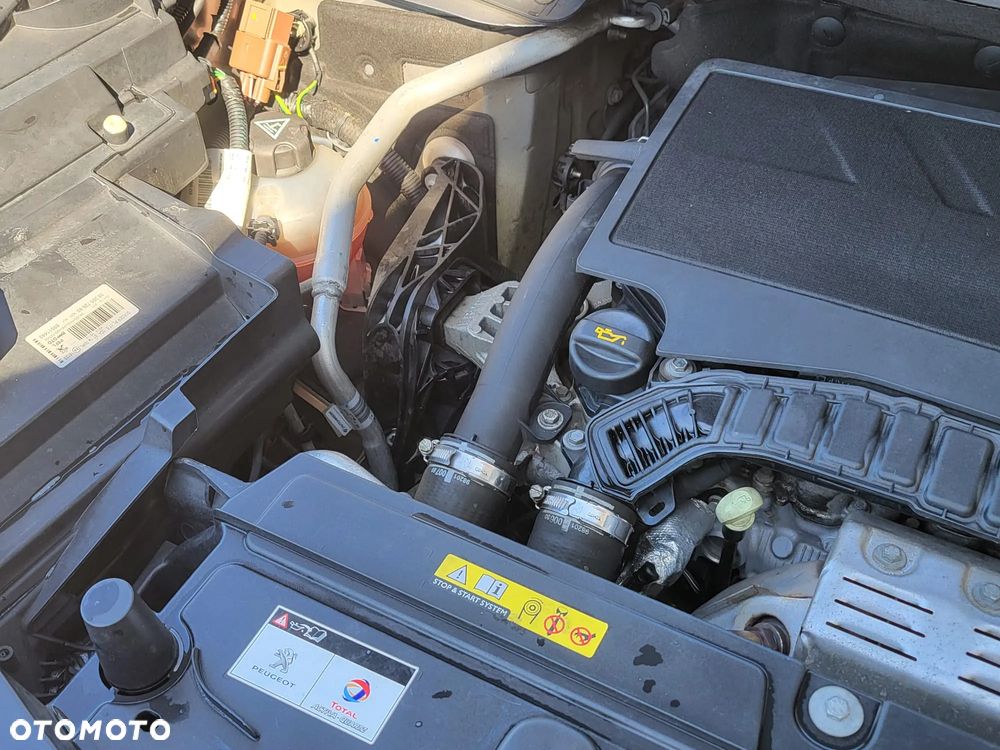 Peugeot 3008 1.2 PureTech GPF Allure S&S - 2