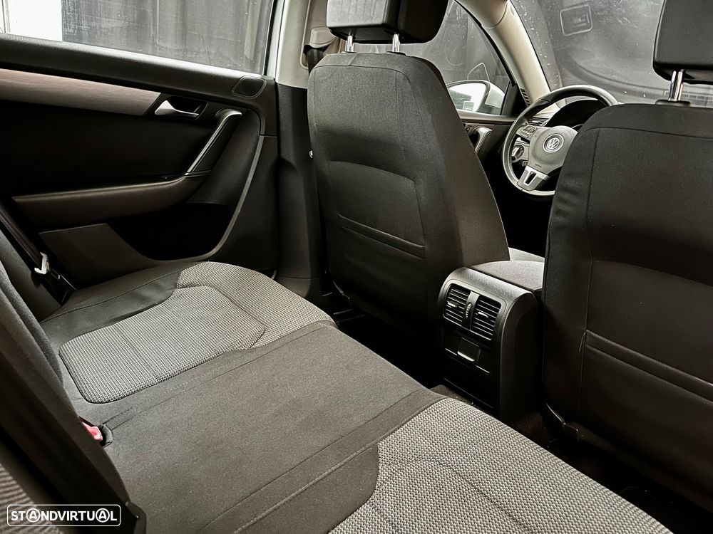 VW Passat 1.6 TDI Confortline - 16