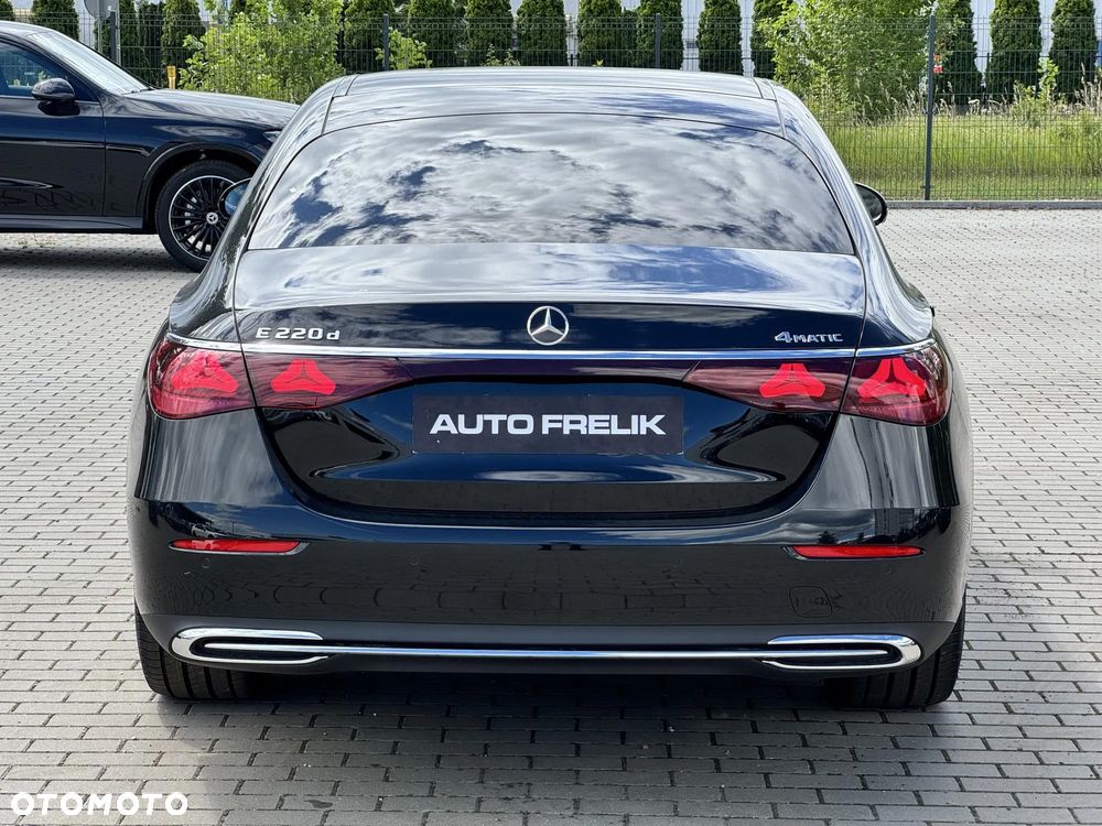 Mercedes-Benz Klasa E 220 d mHEV 4-Matic Exclusive 9G-Tronic - 11