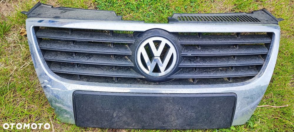 VW PASSAT B6 GRILL ATRAPA 3C0853651 USZKODZONY - 1