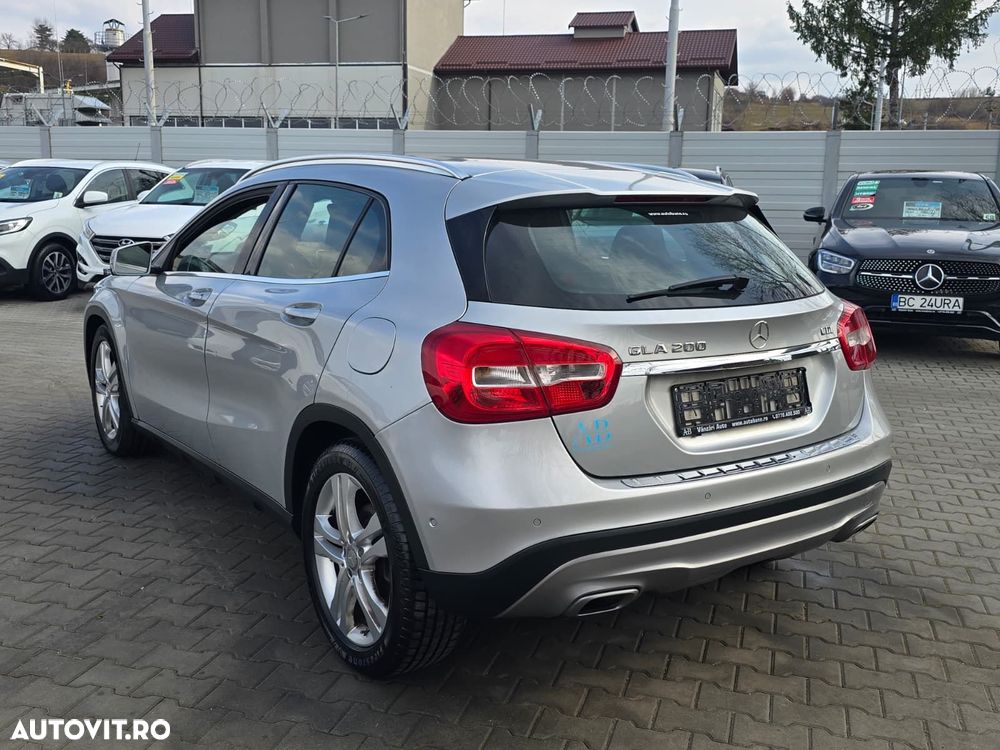 Mercedes-Benz GLA 200 d Aut. - 4