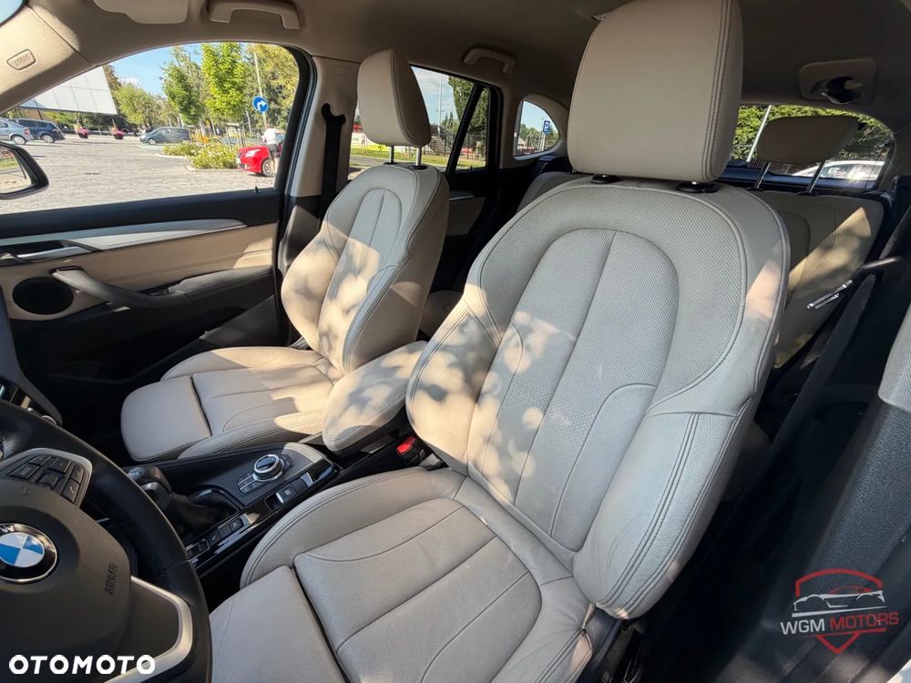 BMW X1 xDrive20i Advantage - 12