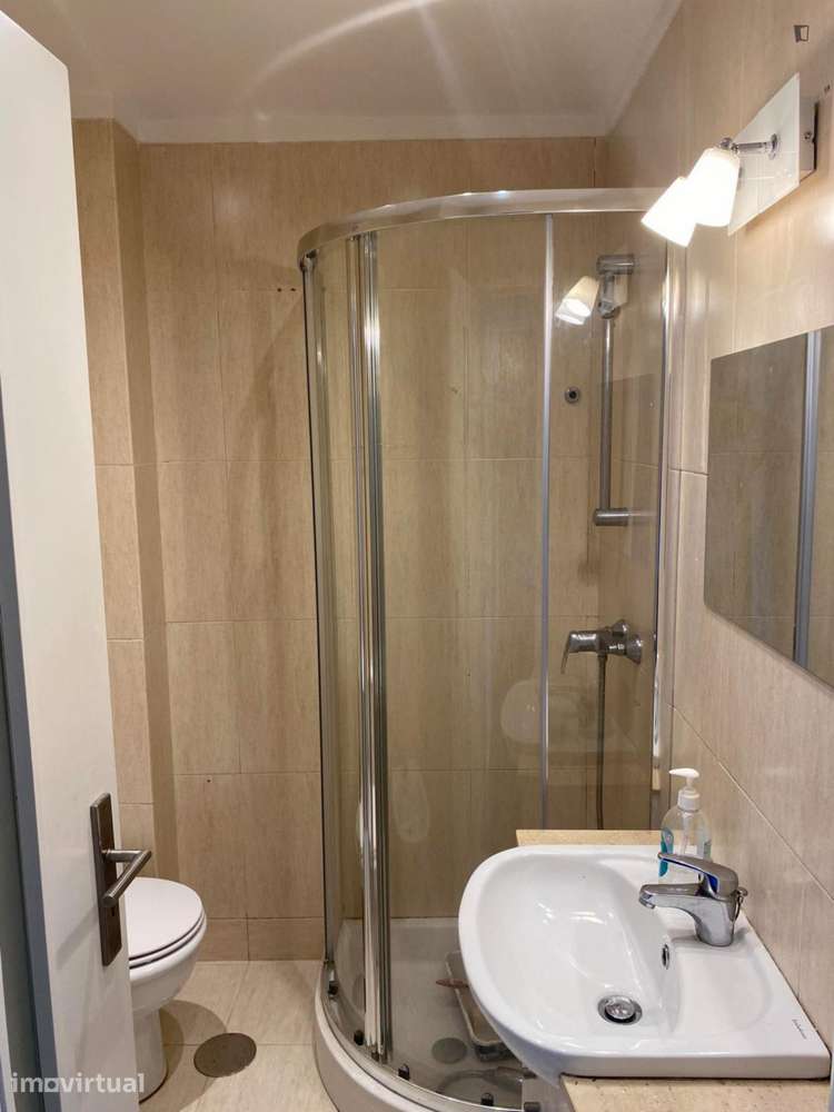 Quarto - localizado em Senhora da Hora Porto - Grande imagem: 5/33