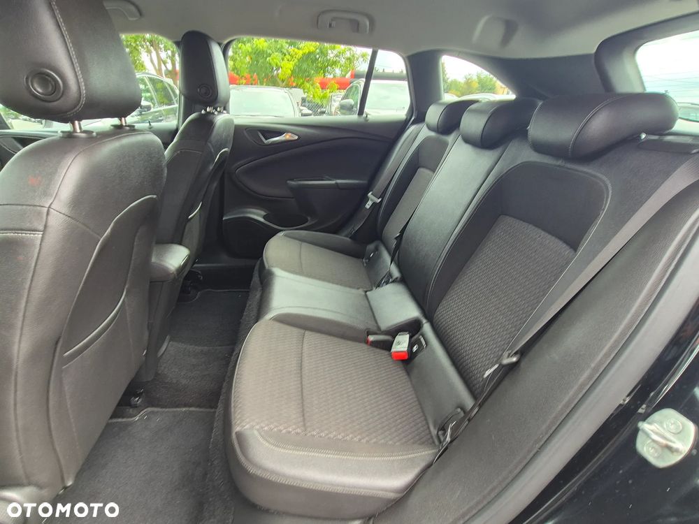 Opel Astra 1.4 Turbo Start/Stop Ultimate - 27