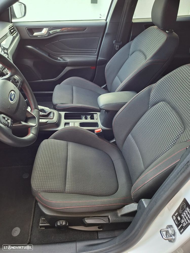 Ford Focus 1.0 EcoBoost ST-Line - 8