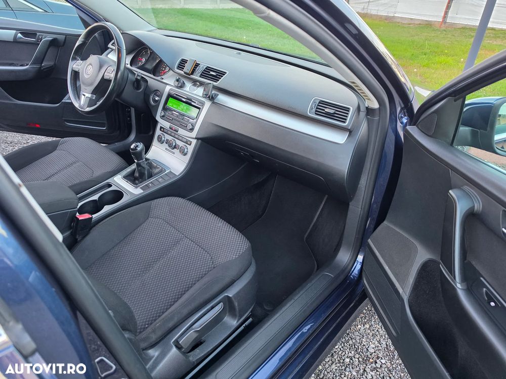 Volkswagen Passat - 8