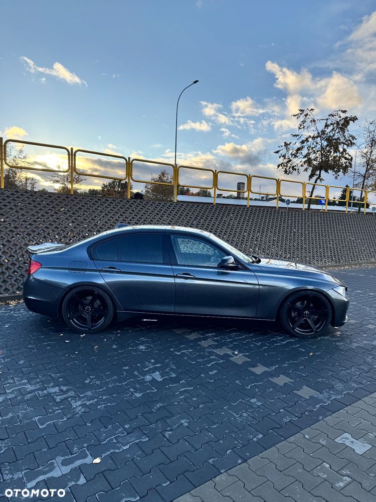 BMW Seria 3 316d Sport Line - 10