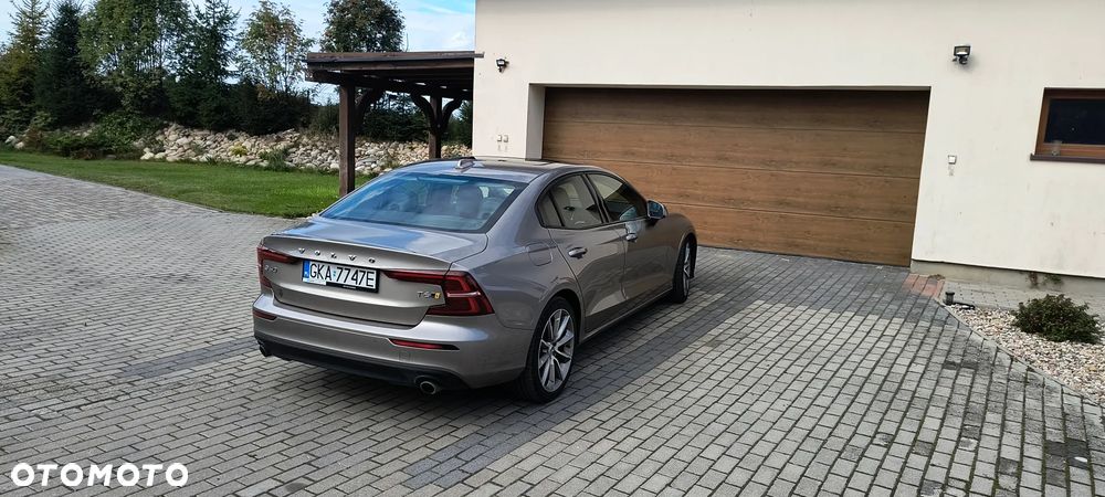 Volvo S60 T6 AWD Momentum Pro - 4