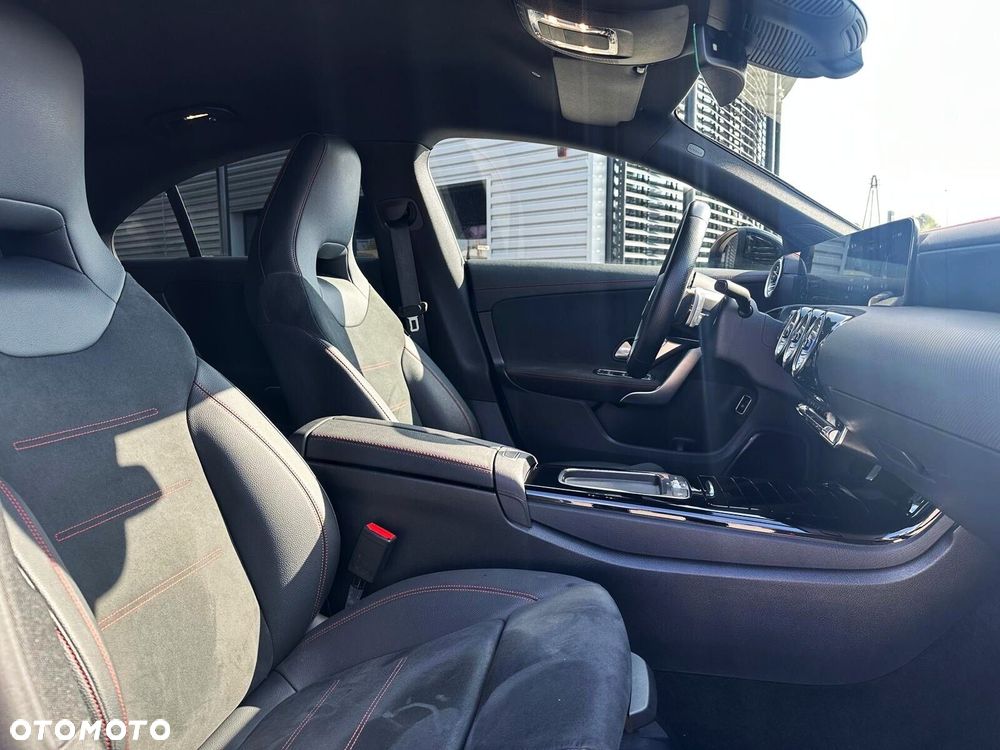 Mercedes-Benz CLA - 15