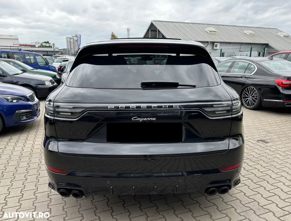 Porsche Cayenne - 6