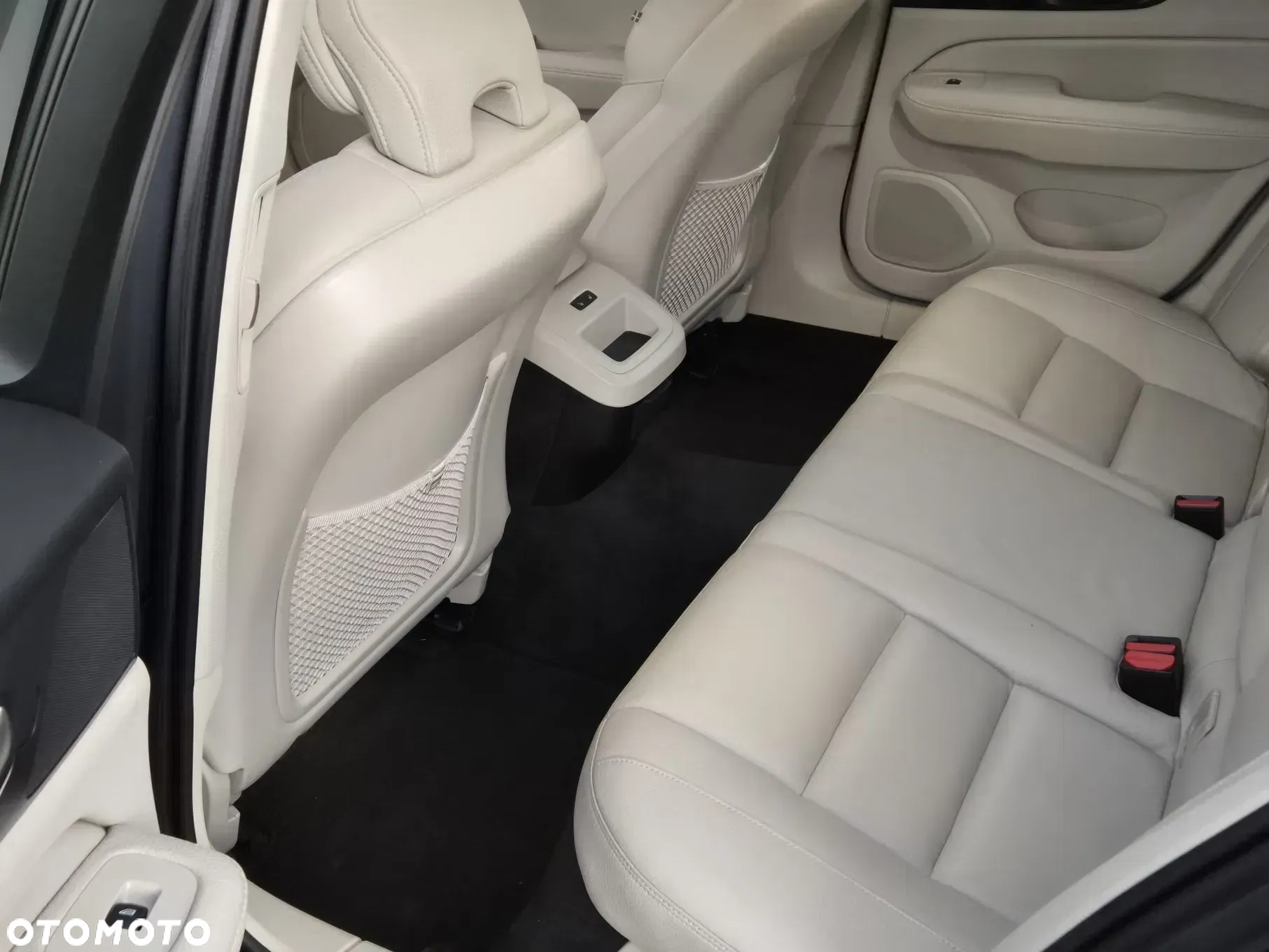 Volvo V60 T5 GPF Momentum - 4