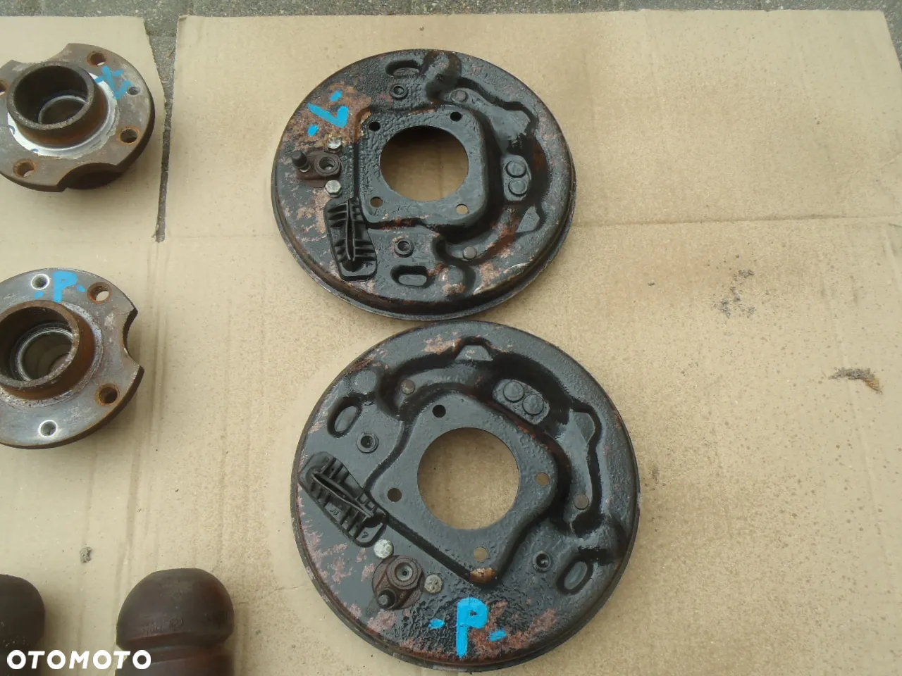piasta łożysko bęben przewód hamulcowy cylinderki szczęki osłona tarcza kotwiczna  sprężyny śruby zawieszenia tył tylnego wahacza seicento guma odboje cc cinquecento jak nowe - 20