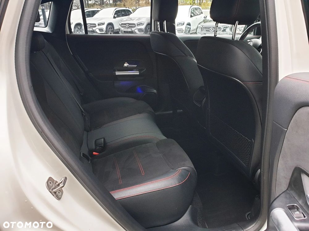 Mercedes-Benz GLA 200 AMG Line - 16