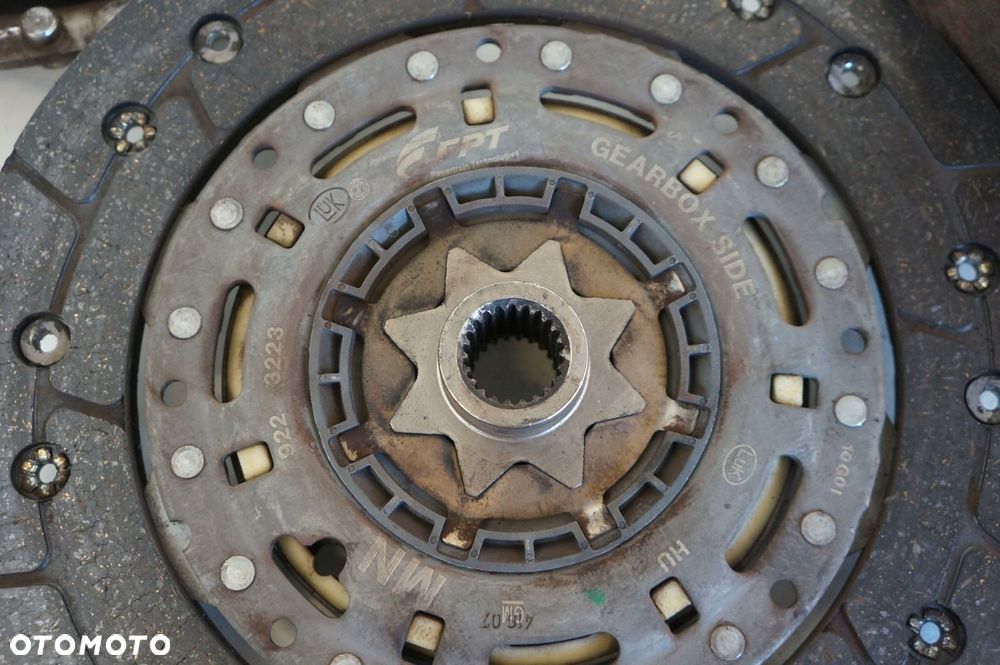 KOŁO DWUMASOWE SPRZĘGŁO FIAT OPEL ASTRA CORSA 1.3 CDTI 55564199 9223223 - 2