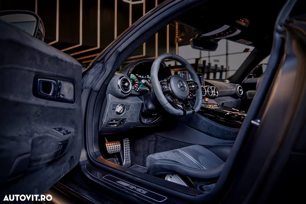 Mercedes-Benz AMG GT - 14