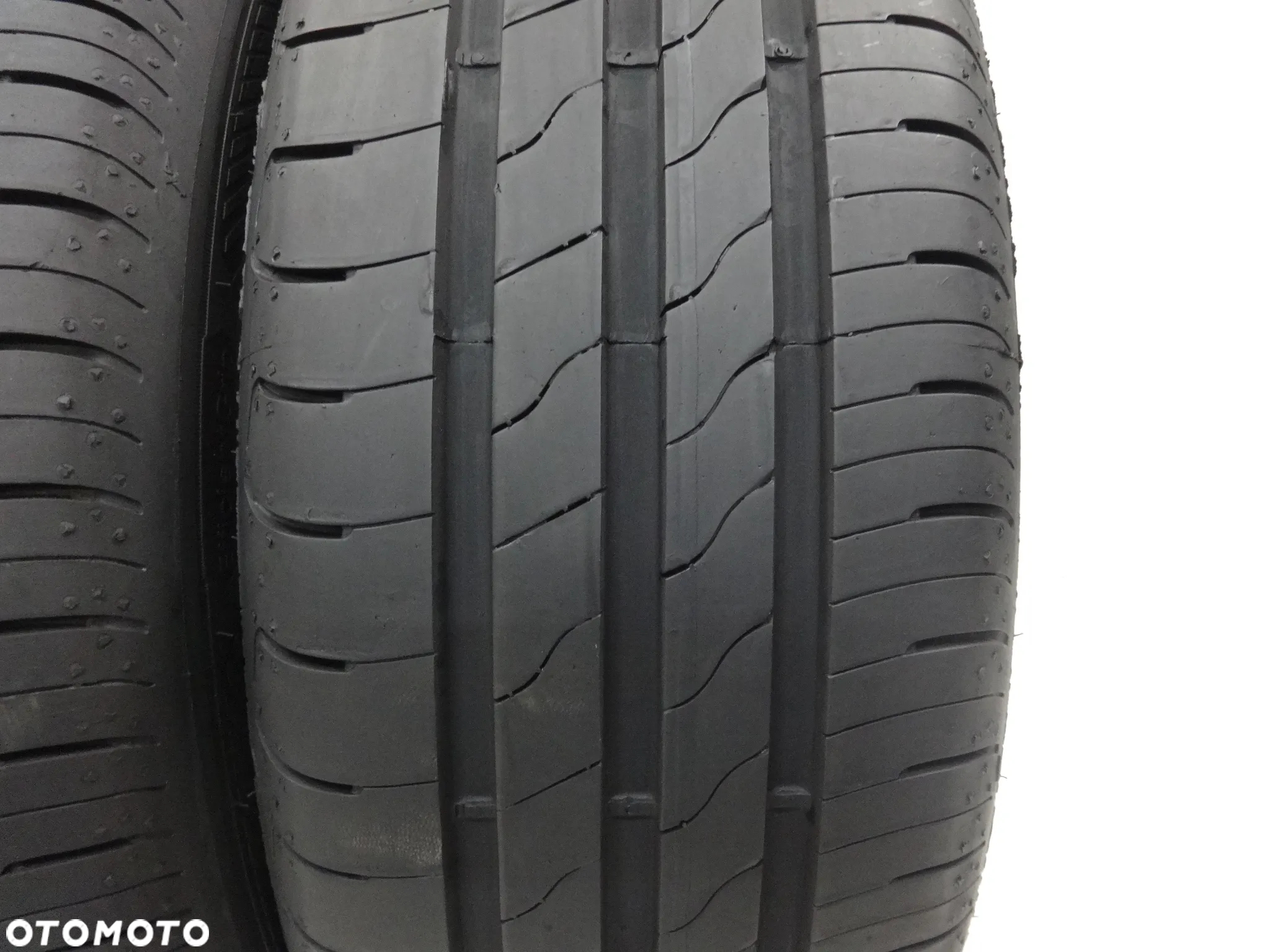 195/55/16 Goodyear EfficientGrip Performance 2 - 3
