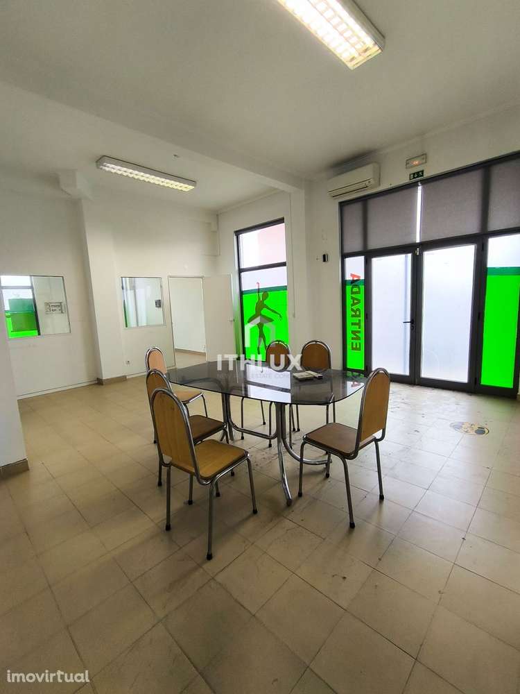 LOJA JUNTO À ESTAÇÃO DE COMBOIOS DO PINHAL NOVO JÁ DIVIDIDA - Grande imagem: 3/45