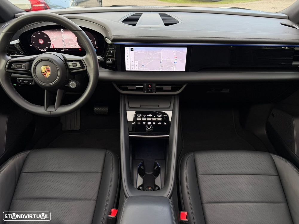 Porsche Macan Electric 4 - 31