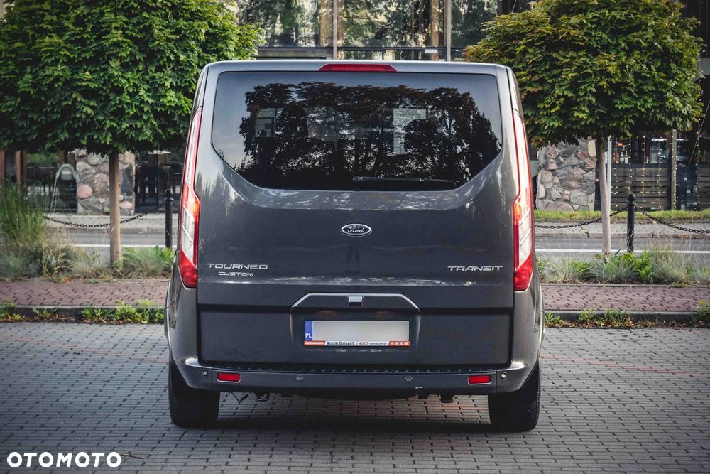 Ford Tourneo Custom 2.0 EcoBlue L2 Titanium - 13