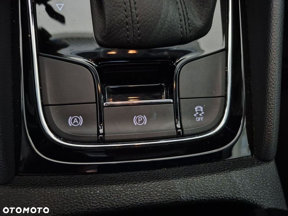 Skoda Karoq 1.5 TSI ACT Selection DSG - 22