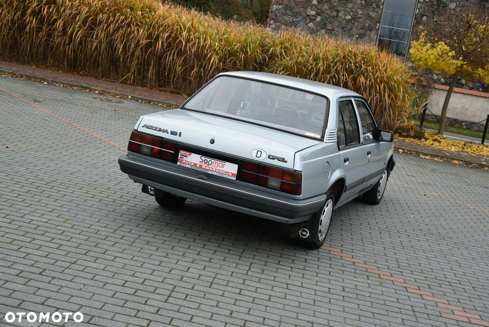 Opel Ascona 1.6 L - 19