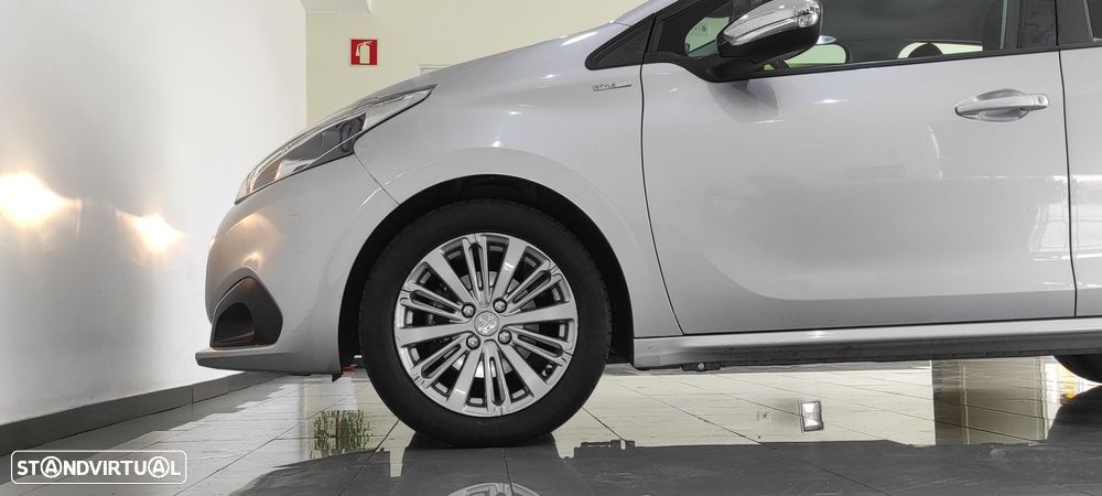 Peugeot 208 1.2 PureTech Style - 10