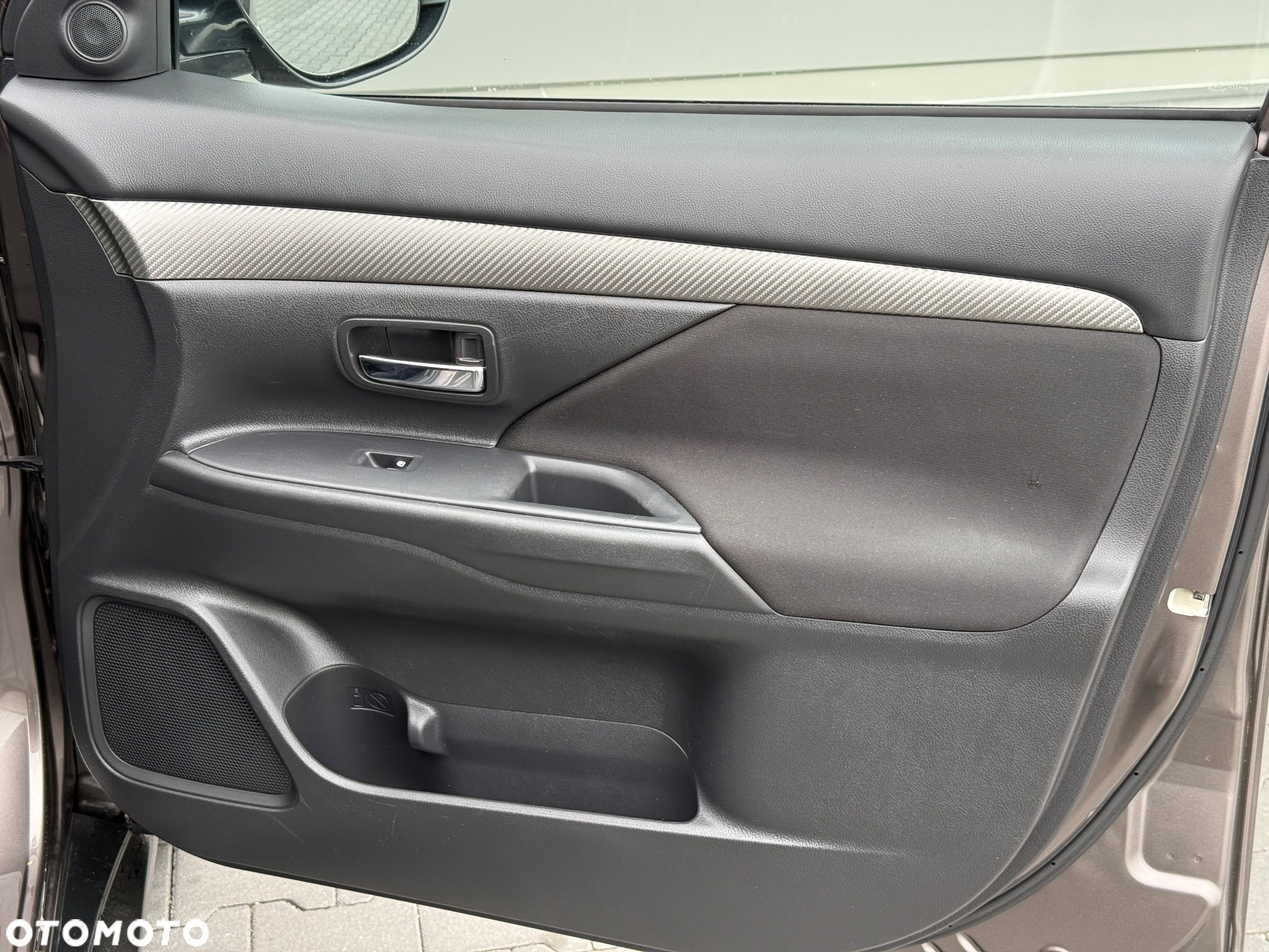 Mitsubishi Outlander - 27