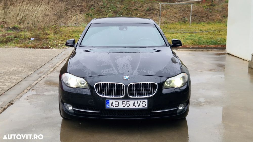 BMW Seria 5 535i Sport-Aut. Luxury Line - 2