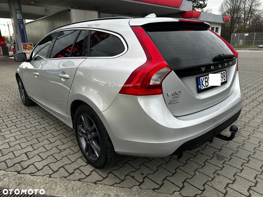 Volvo V60 D3 Momentum - 4