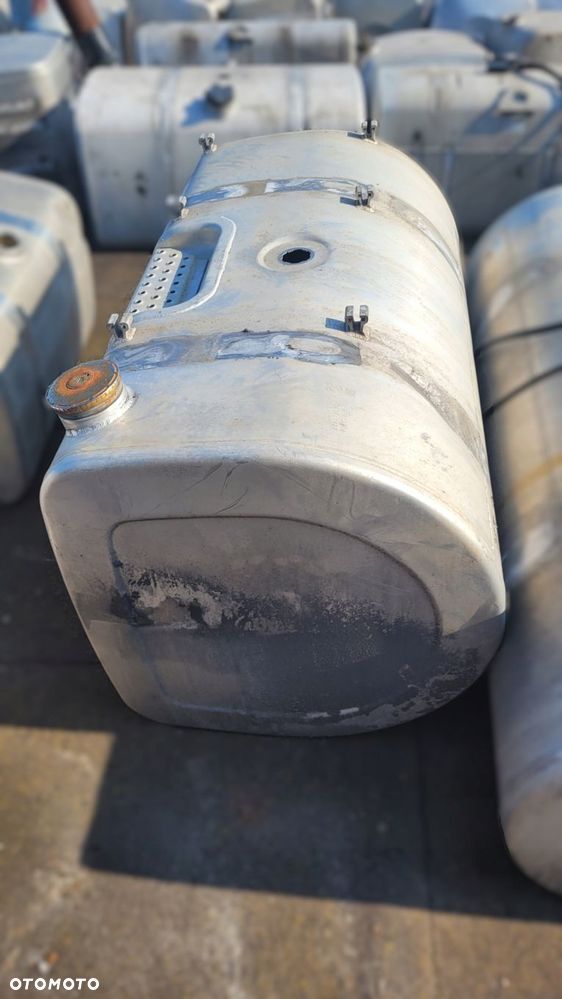 ZBIORNIK PALIWA VOLVO FH RENAULT GAMA T 120x70x70 21889212 - 2