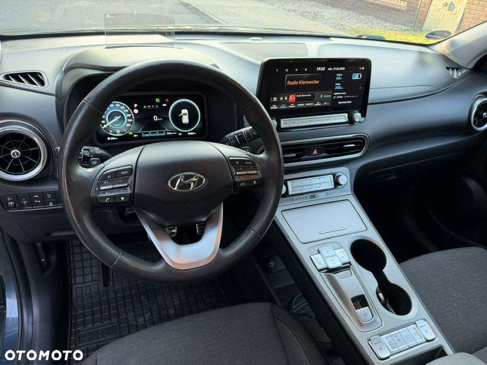 Hyundai Kona 49kWh Executive Plus - 31