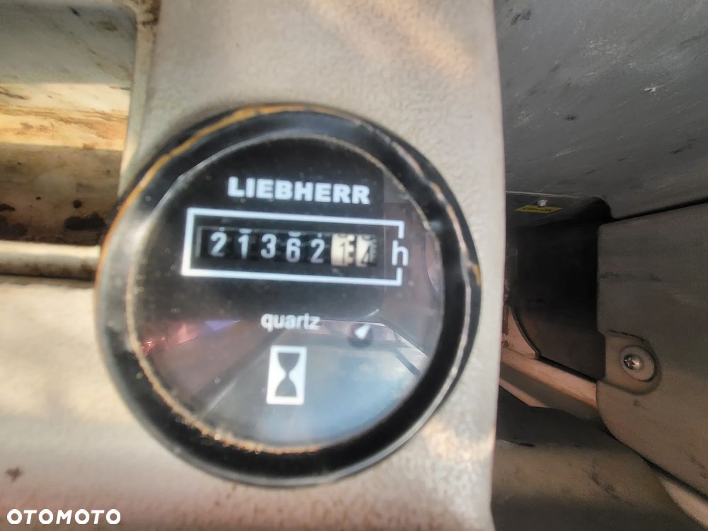 Liebherr R916 - 19
