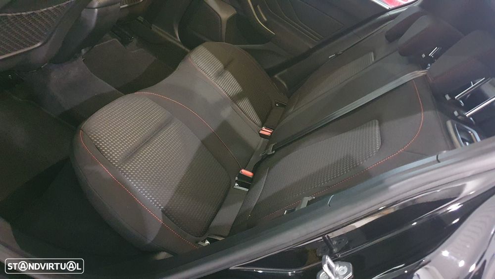 Ford Focus 1.0 EcoBoost MHEV ST-Line X - 14