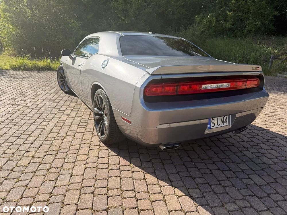 Dodge Challenger - 5