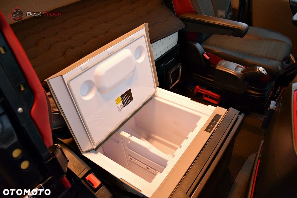 Volvo FH 540 / 6X2 / CAŁY NA PODUSZKACH /  OŚ SKRĘTNA PODNOSZONA  / HDS HIAB K177 PRO / ROTATOR / SKRZYNIA 6,7 M  / - 35