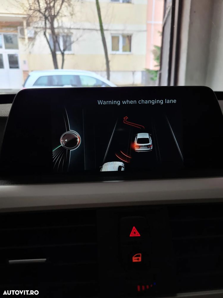 BMW Seria 3 320d Aut. - 11