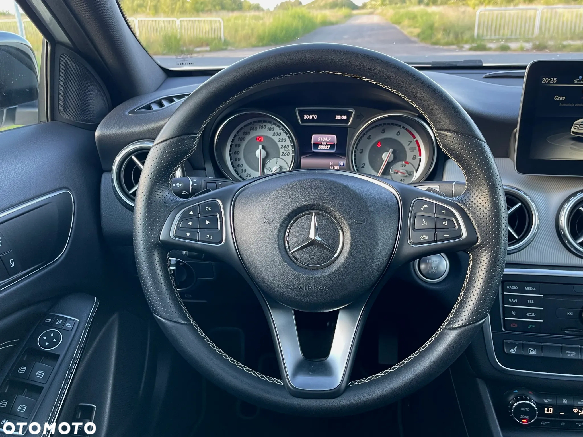 Mercedes-Benz GLA 250 4-Matic - 21