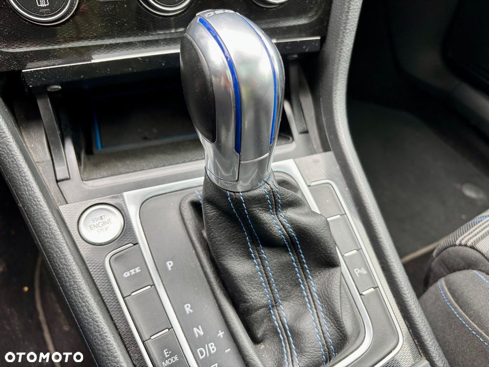 Volkswagen Golf - 16