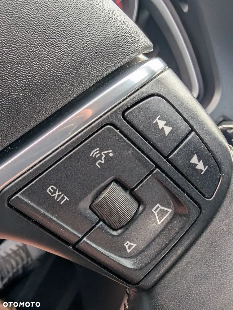 Volvo V40 D3 Geartronic RDesign - 30