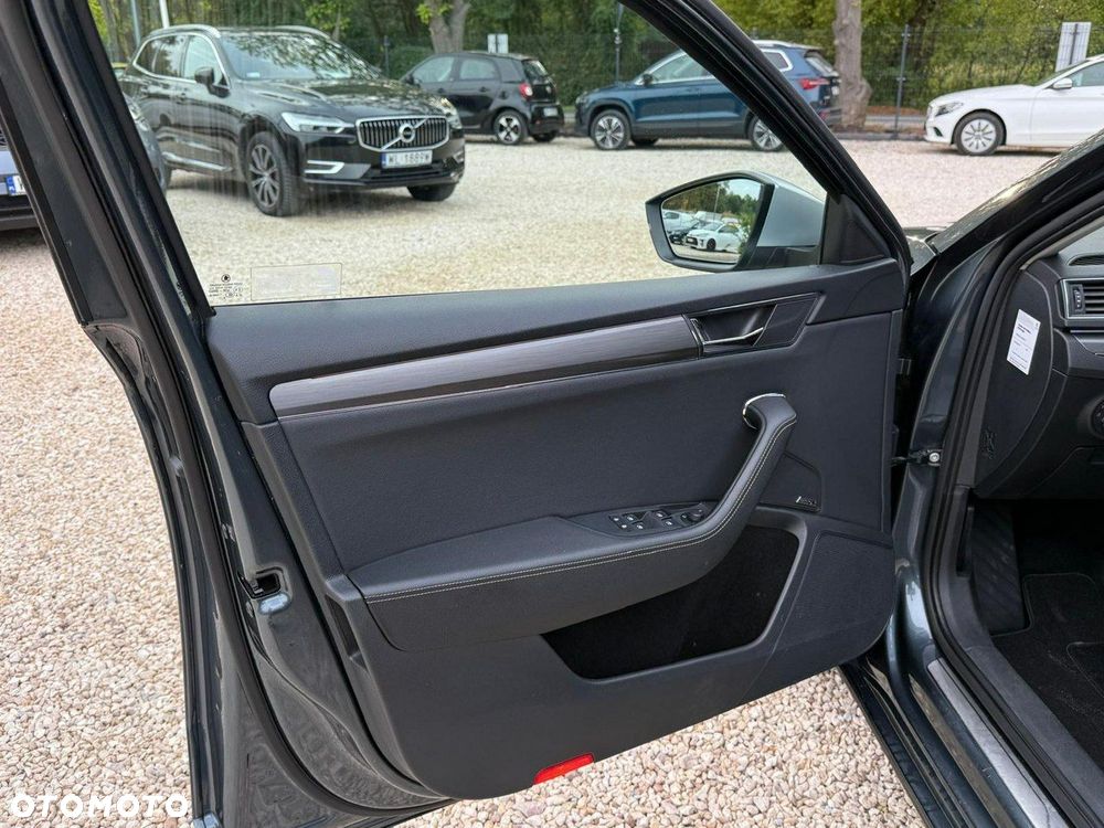 Skoda Superb 2.0 TDI SCR 4x4 Scout DSG - 14